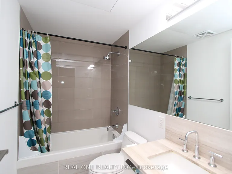 50 Charles St E #1801 — Photo 9