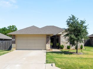106 Willowbend Loop, Mabank, TX 75147