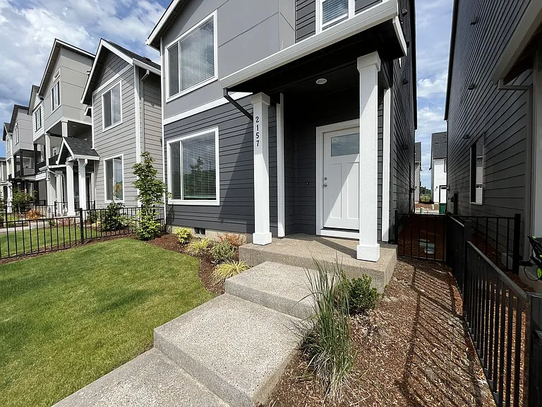 2157 36th Ave — Photo 2
