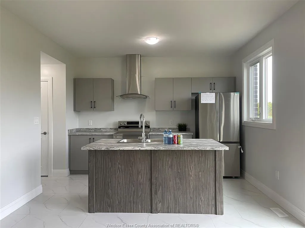3 bed, 2.5 bath, 1562 sqft, $3,000 — Photo 3