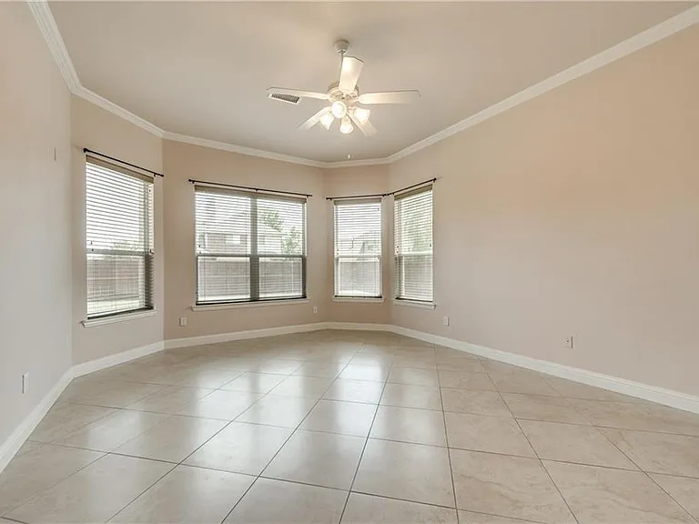 434 Teagarden Ct — Photo 23