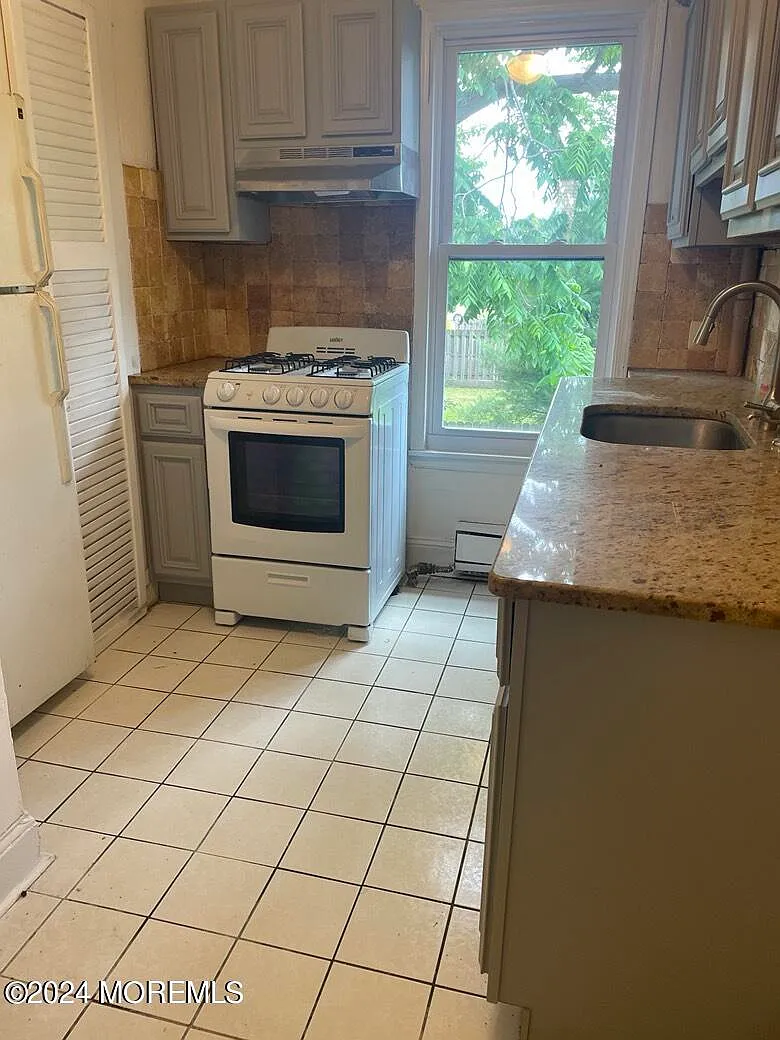 1 bed, 1659 sqft, $2,000 — Photo 2
