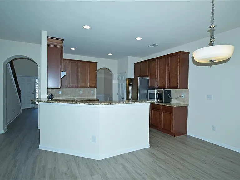 3094 Tofte Dr — Photo 9