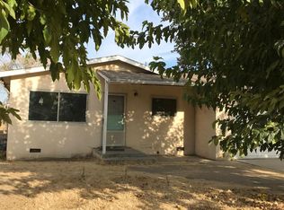 520 S R St, Tulare, CA 93274