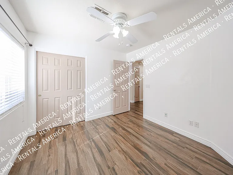 15428 W Mauna Loa Ln — Photo 25