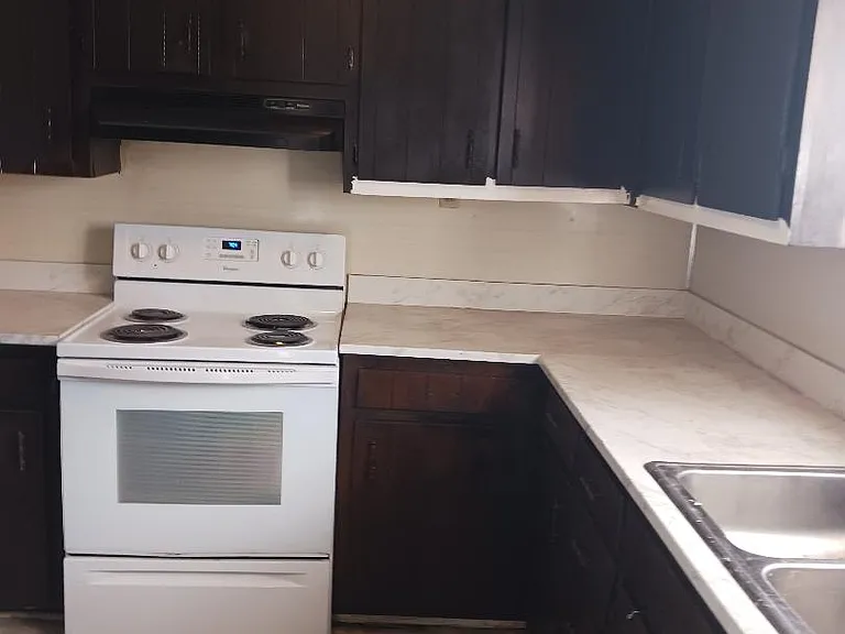 1327 Woodstone Trce #1327 — Photo 7