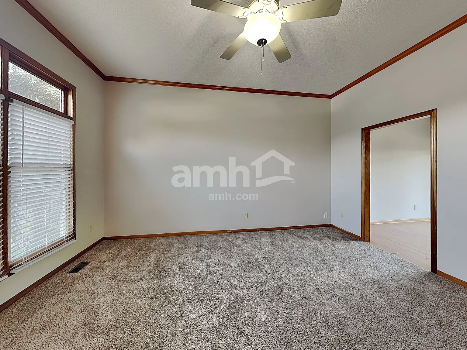 3 bed, 2.0 bath, 2190 sqft, $2,420 — Photo 4