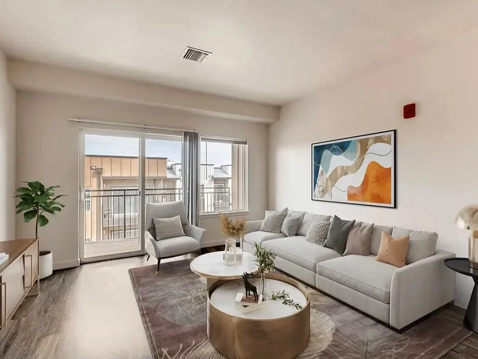 Del Corazon Apartments