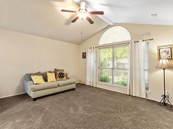 4th image of 7516 Bear Lake Dr