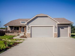 1639 Lariat Ln, Junction City, KS 66441