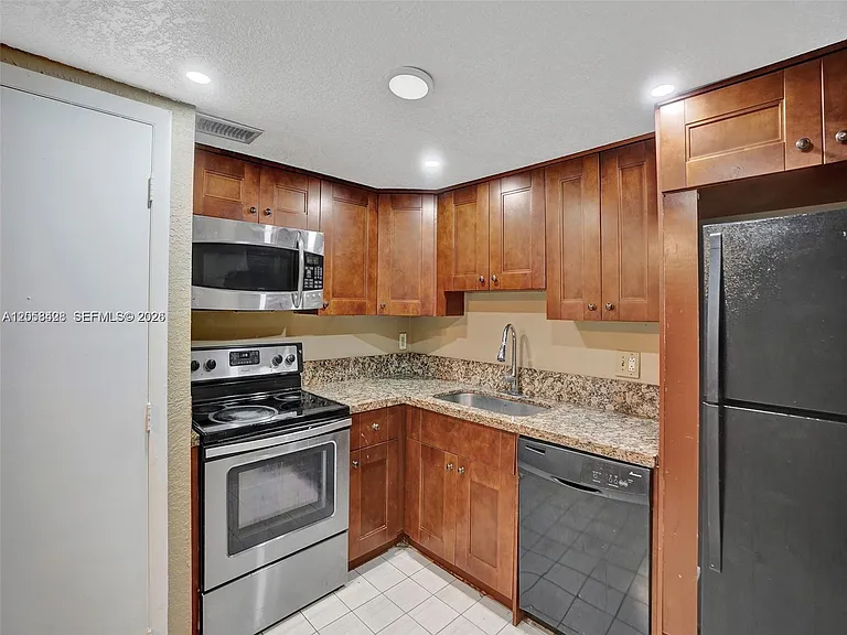 4166 Inverrary Dr #403 — Photo 7