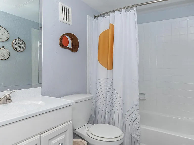 Sawgrass Apartments — Photo 5