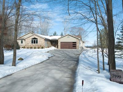 2599 E Pineoak Ct, Midland, MI, 48642
