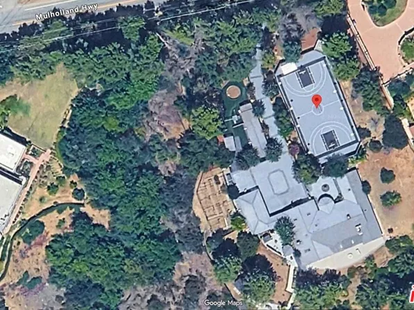 25090 Mulholland Hwy, Calabasas, CA 91302