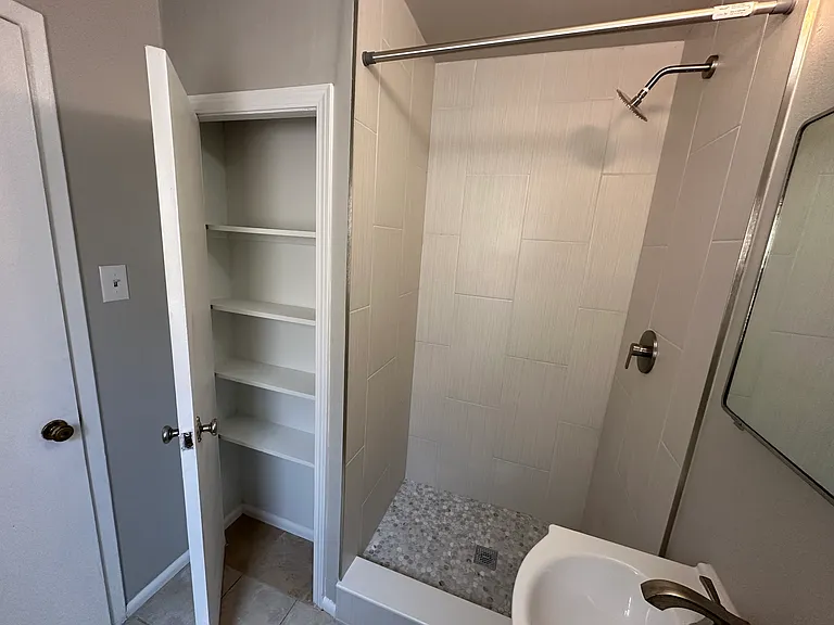 Renovated, Open Studios Near Unm / Cnm - Available Now! — Photo 52