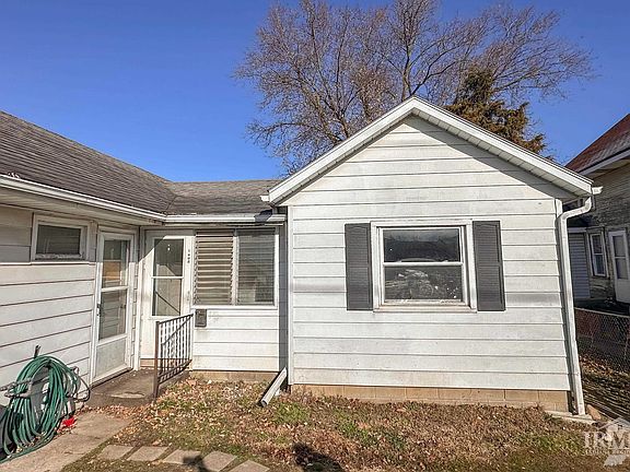 3rd image of 1808 E Memorial Dr