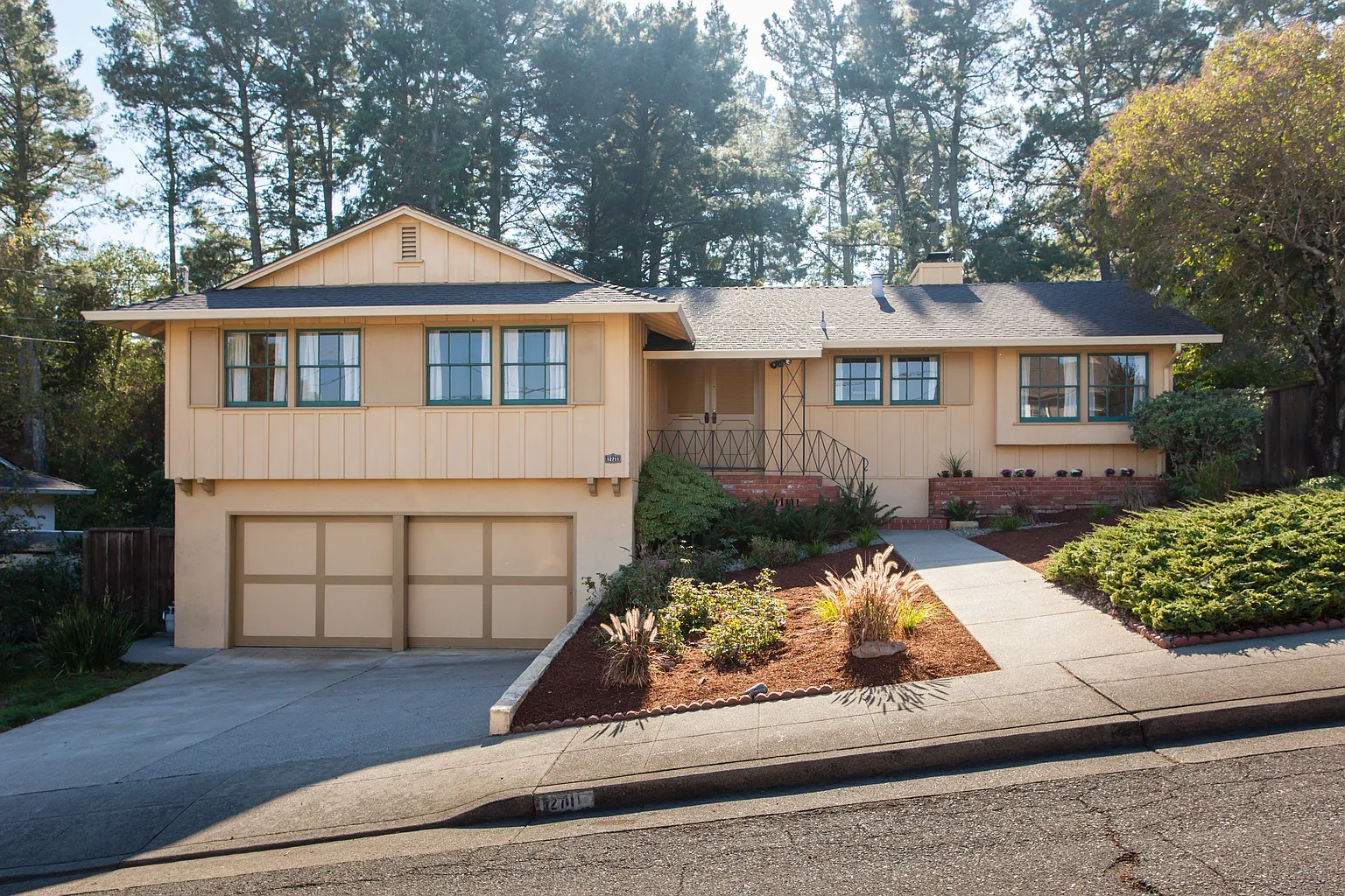12711 Brookpark Rd photo 1