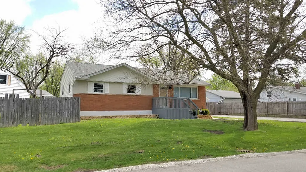 18120 W Big Oaks Rd photo 1