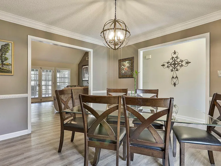 110 Hampton Woods Dr — Photo 41