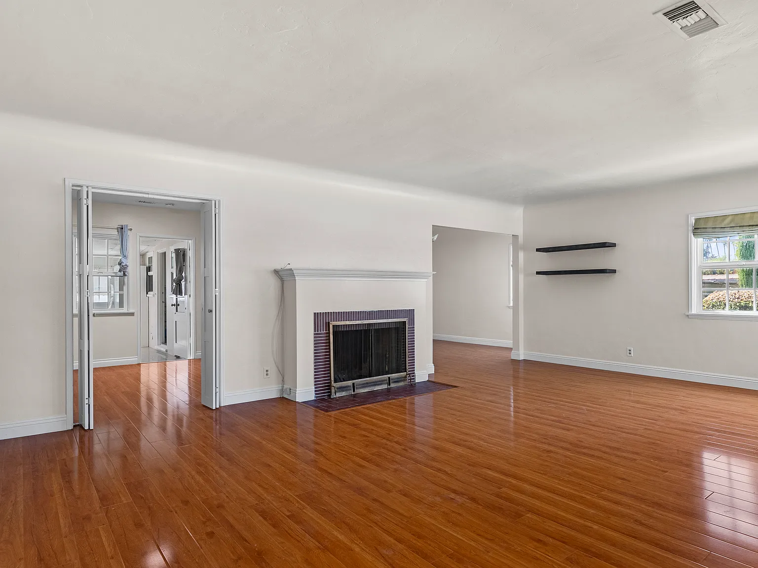 3 bed, 1505 sqft, $4,850 — Photo 3
