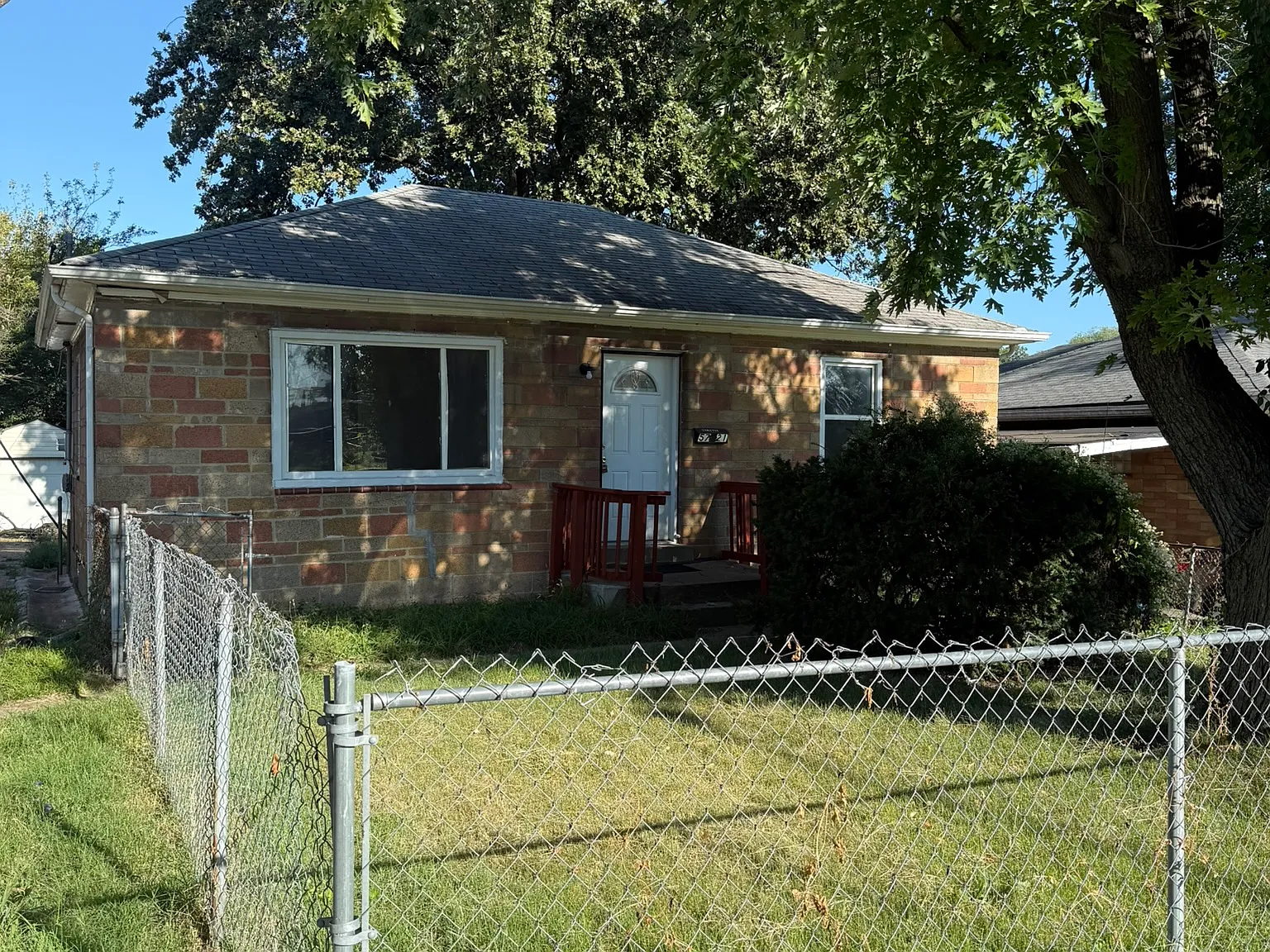 3 bed, 825 sqft, $1,095 — Photo 1