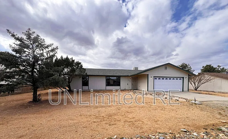 Building Photo - 4120 N Cholla Dr