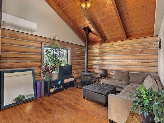 3rd image of 5737 Rockydale Rd