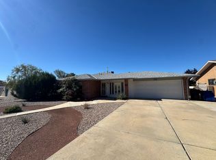 6105 Truchas Dr NE, Albuquerque, NM 87109