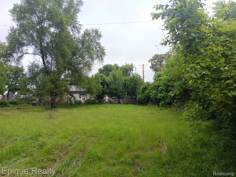 2nd image of 756 Young St
