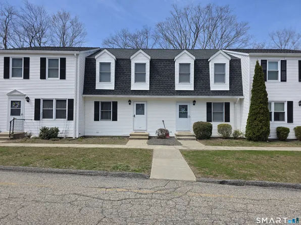 18 Colonial Village #18, Shelton, CT 06484