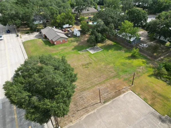 1402 Avenue D, Katy, TX 77493