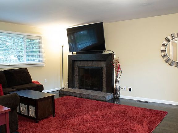 Large family room to enjoy