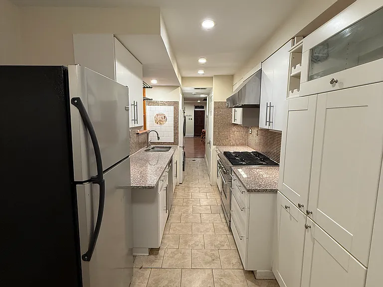 126 E Montgomery St — Photo 9