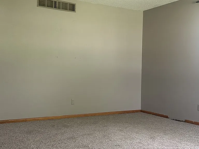313 E Grandview Dr — Photo 11