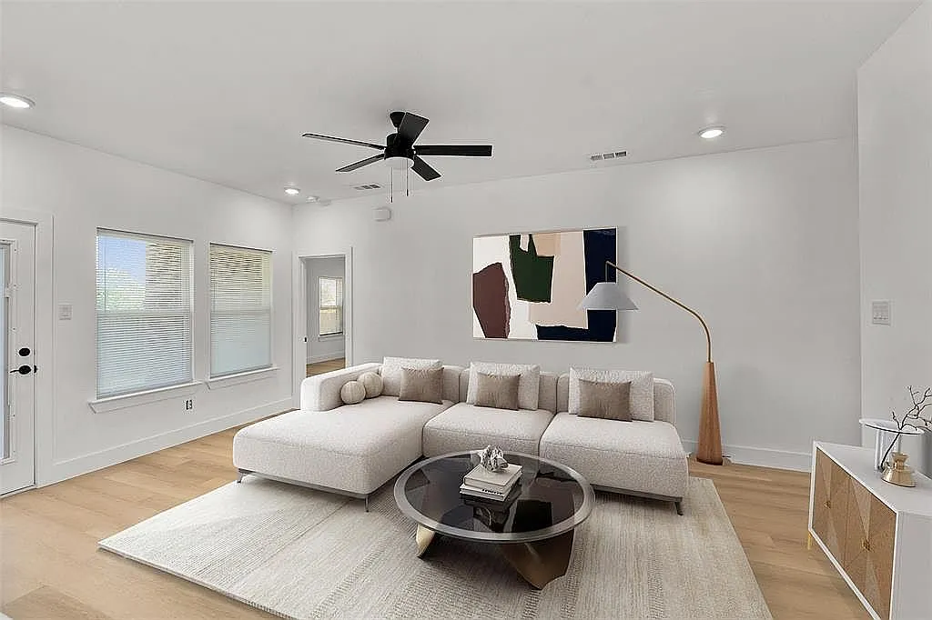 3 bed, 1301 sqft, $1,850 — Photo 2