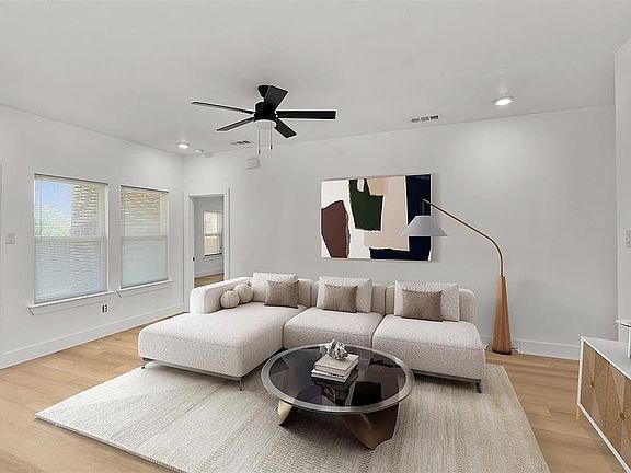 2nd image of 1016 Springview Ln