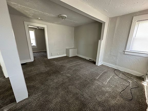 2nd image of 2606 Queen Ave