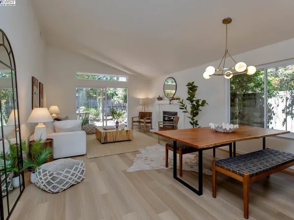 21 Ulster Pl, Alameda, CA 94502