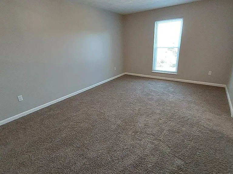 125 Tanglewood Ct — Photo 9
