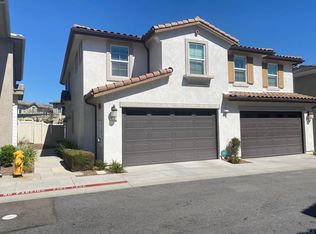 8621 Sage Shadow Dr, Lakeside, CA 92040