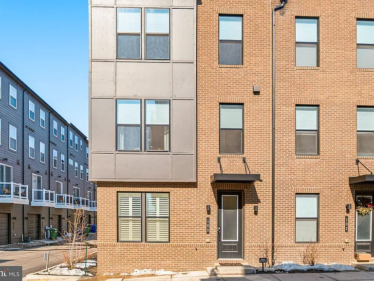 100 Glass Ln — Photo 3