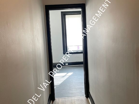 4th image of 3820 N Broad St Unit 4