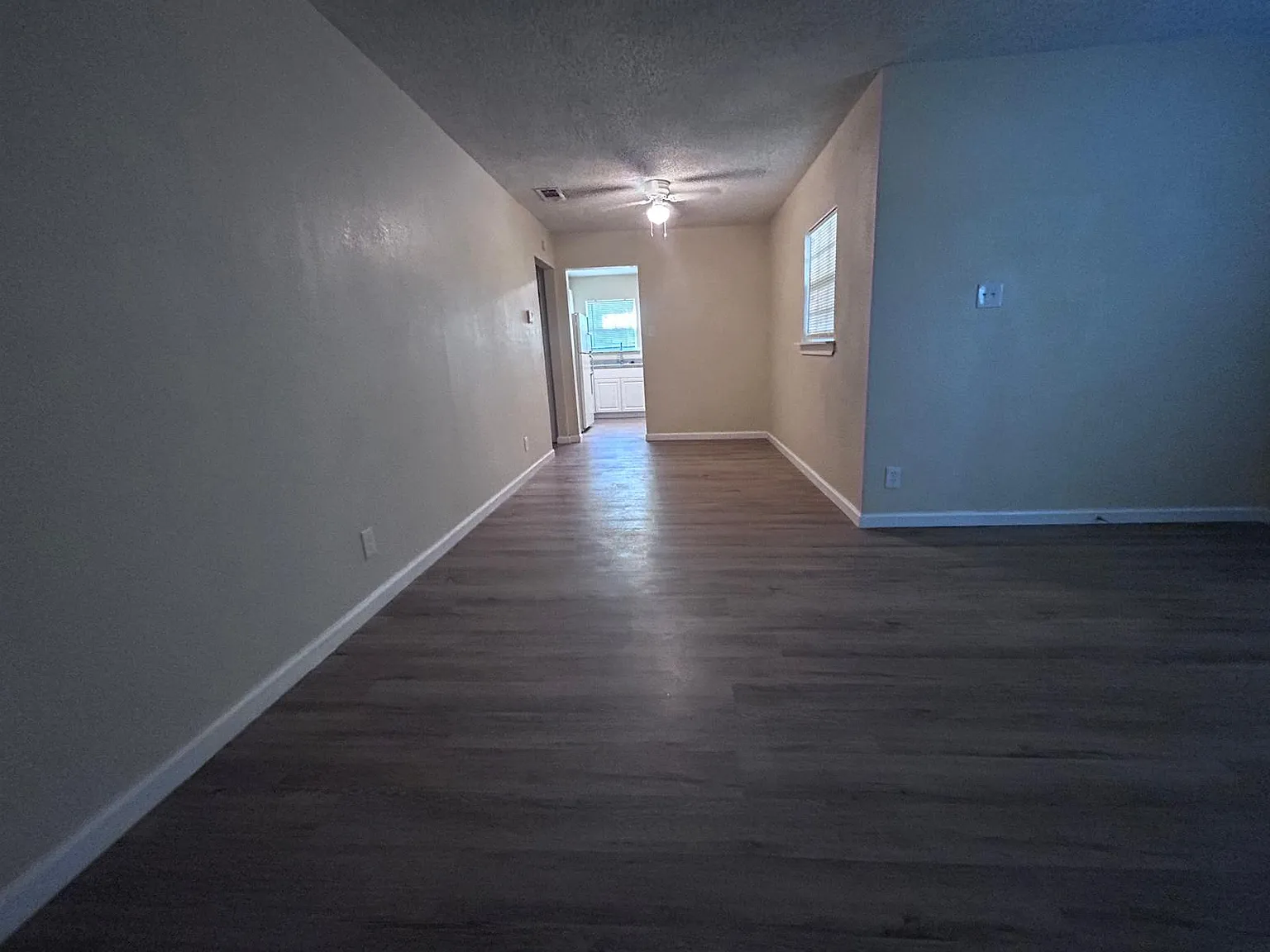 1610_12 Stewart Street - 1610 — Photo 2
