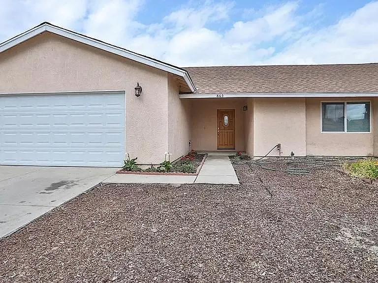 865 Denise Ave — Photo 1