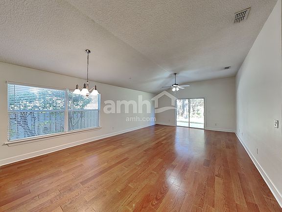 4th image of 2476 Winchester Ln