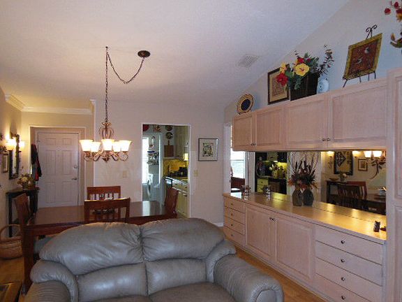5th image of 245 Island Dr