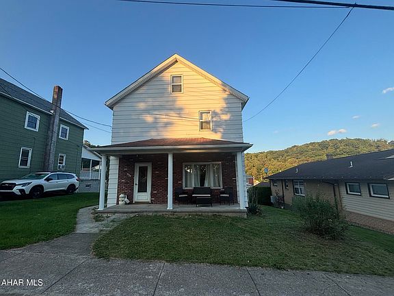 3rd image of 442 Jackson St