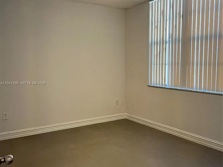 1919 Van Buren St #818A — Photo 18