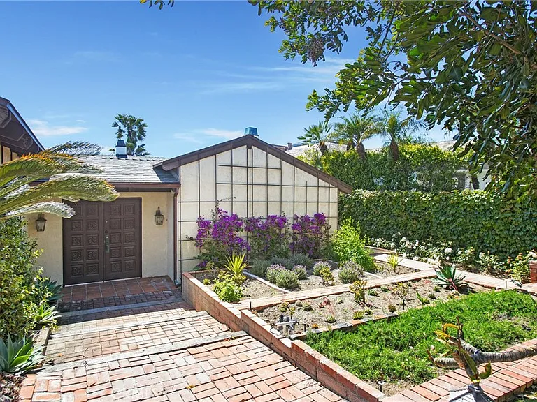 78 S La Senda Dr — Photo 2