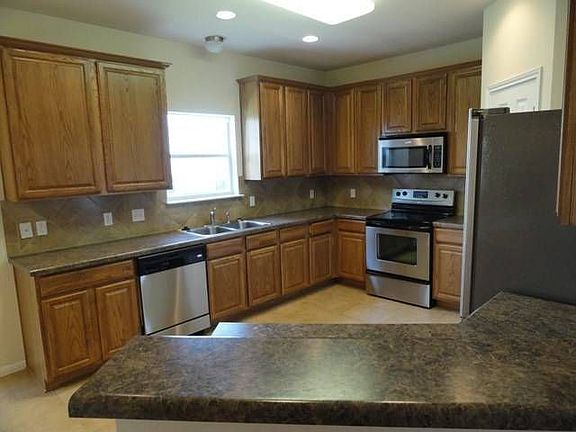 5th image of 6011 Shamrock Dr